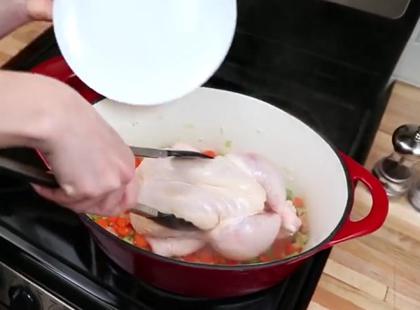 Куриный суп с сельдереем