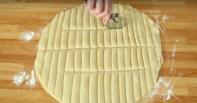 Слоеные палочки с начинкой