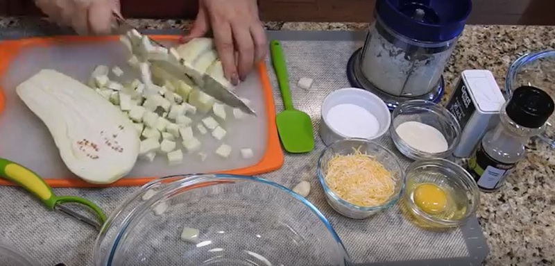 Как приготовить котлеты из баклажанов: ароматное и очень сытное блюдо.