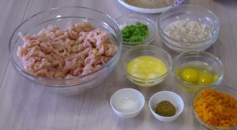 Куриные котлеты в духовке и на пару: ТОП 5 пошаговых рецепта