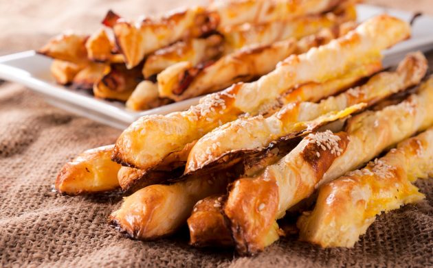 Что приготовить из слоёного теста: 20 быстрых и вкусных блюд Что приготовить из слоёного теста: 20 быстрых и вкусных блюд